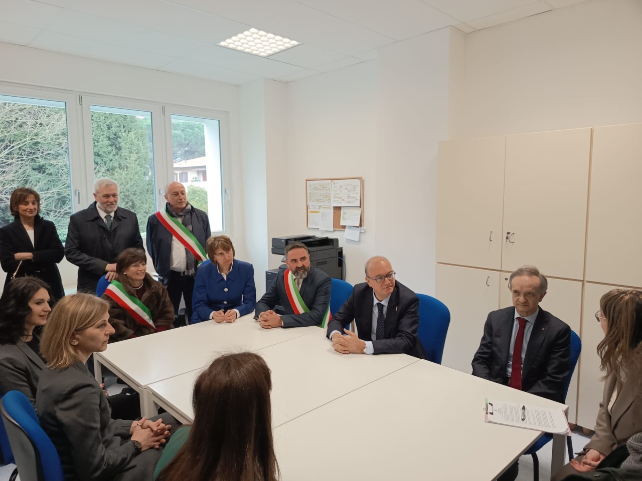 Il Ministro Valditara in visita alla nuova scuola media di Olgiate