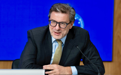 Il Pil nel 2025 cresce solo dello 0,5%: deficit migliora, ma debito sale. Giorgetti: “Colpo di coda del Superbonus”