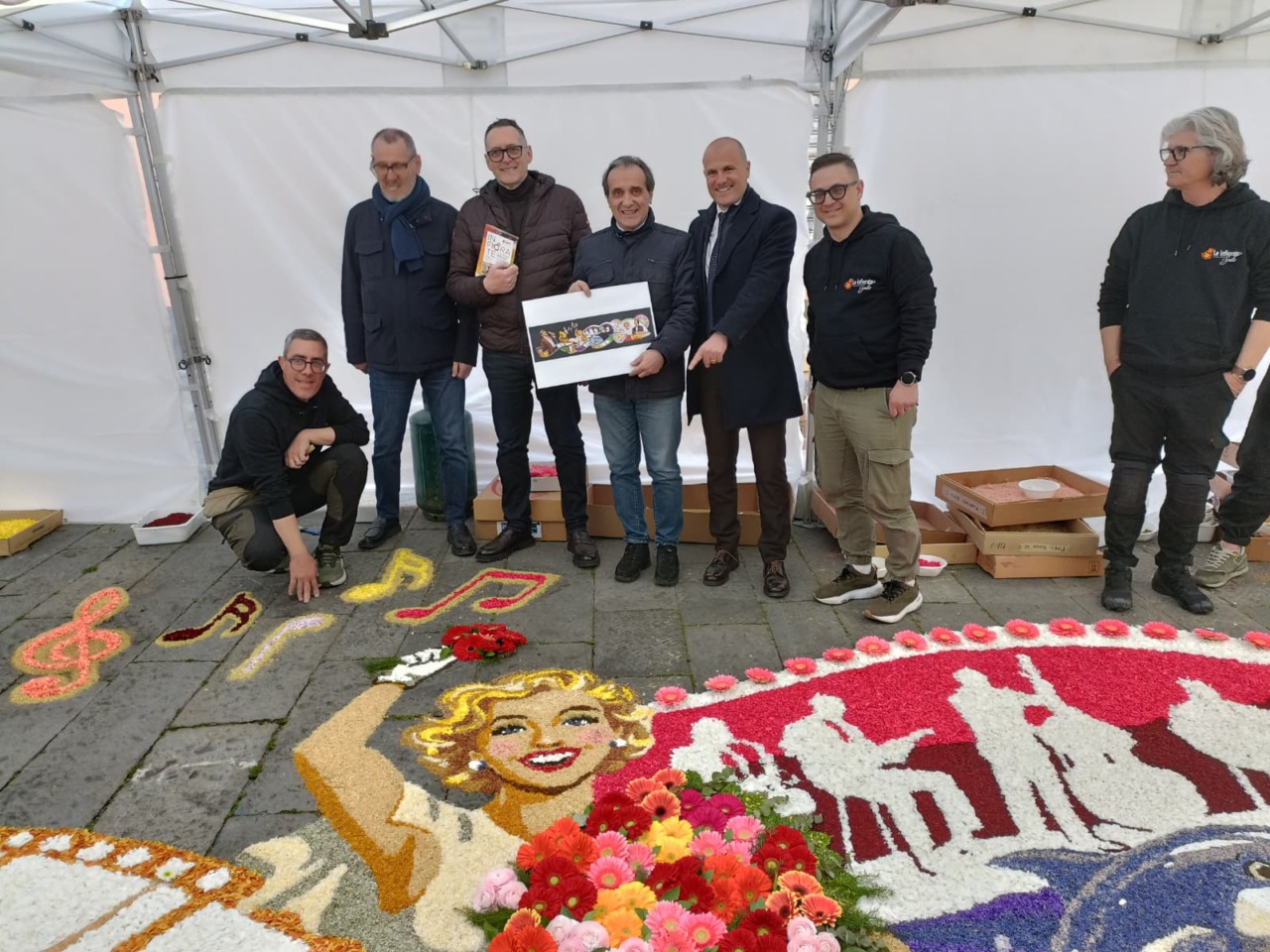 Inaugurata l’infiorata di Spello in Piazza Nota