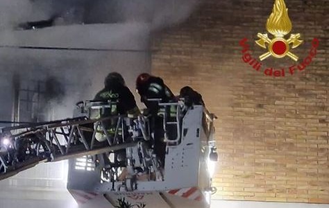 Incendio in un appartamento nel quartiere Talenti, morto un uomo