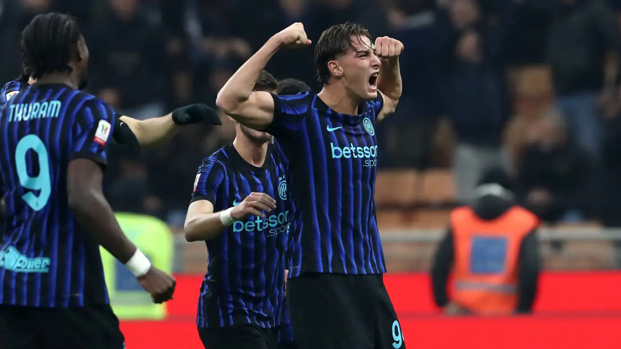 Inter attenta: Arsenal e Barcellona puntano Esposito e Bastoni