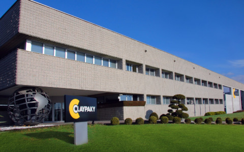 La Clay Paky di Seriate propone un programma di uscite volontarie, i sindacati: «Profonda preoccupazione»