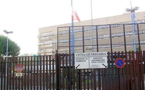 La tragedia di Crans-Montana, sopralluogo al Constellation del pm Opilio e degli investigatori italiani