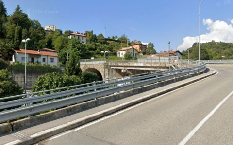 Lavori di manutenzione programmata, senso unico alternato sul viadotto Alcherio