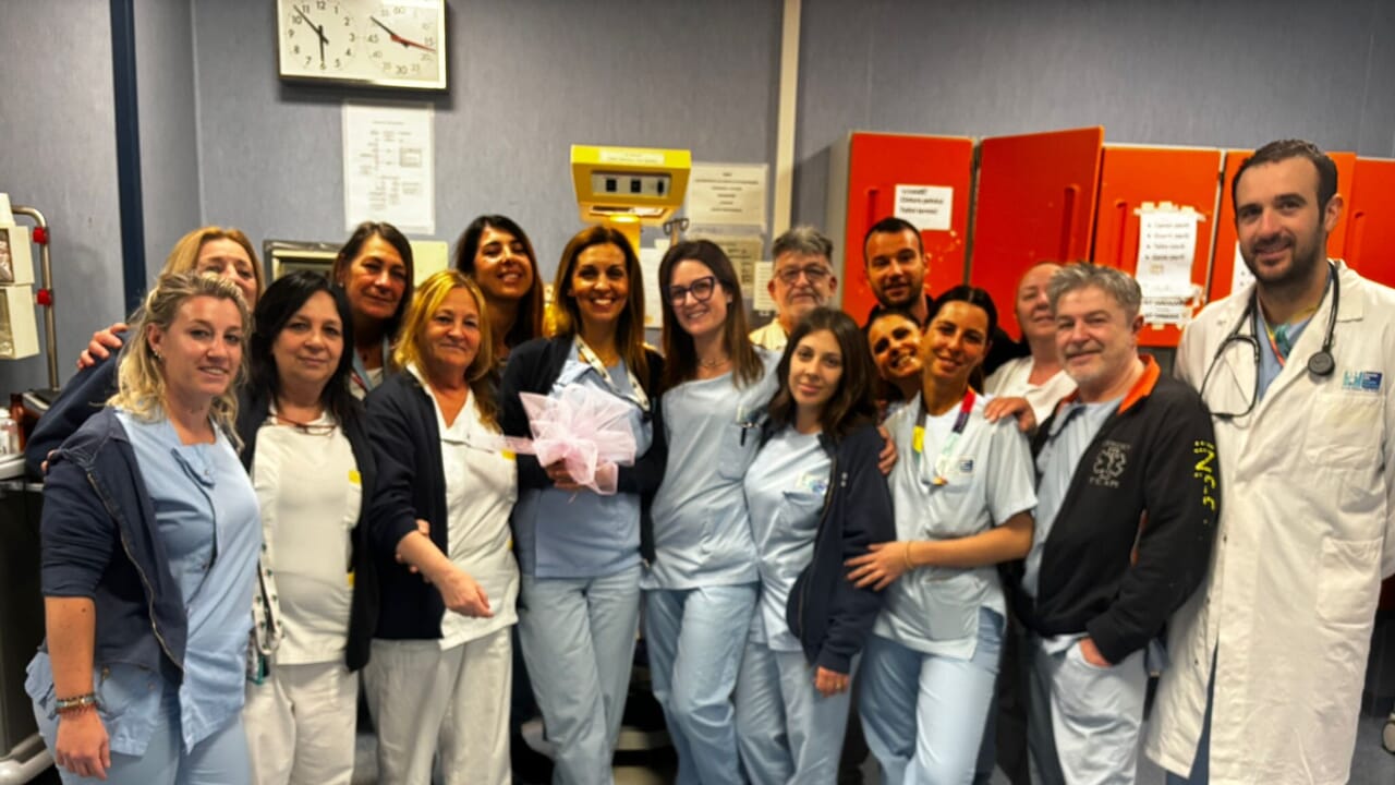 Livorno, bimba ha fretta di nascere: la mamma partorisce davanti al triage