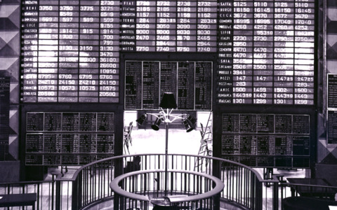 Mercati oggi: Wall Street frena i listini UE, giù Difesa e Leonardo