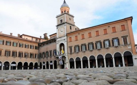 Microaree nomadi: sono 16 quelle presenti nel Comune di Modena per una spesa di 480 mila euro