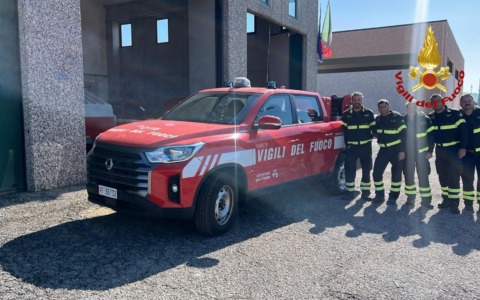 Nuovo pick-up con modulo antincendio al distaccamento di Poggio Mirteto per gli interventi sull’A1