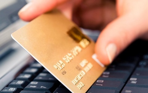 Oggi a Verbania l’incontro “Occhio alle truffe”: educazione digitale contro le frodi in rete