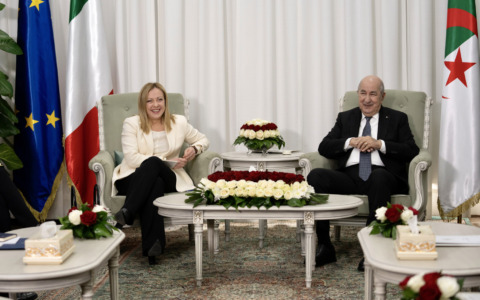 Oggi la premier Meloni ad Algeri: il perché di una visita strategica