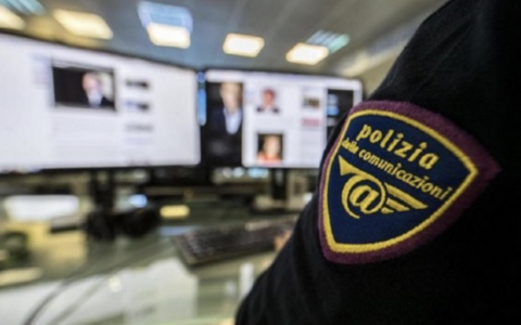 Pedopornografia, migliaia di file con bambini piccolissimi: arrestato 50enne nel pistoiese