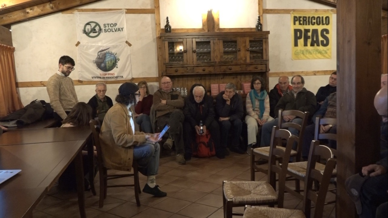 “Pfas eterni”: cittadini a confronto a Spinetta per chiedere salute e un protocollo sanitario chiaro