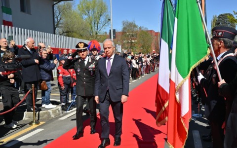 Piantedosi all’inaugurazione della nuova Caserma dei Carabinieri di Lodi Vecchio: il messaggio del Ministro Crosetto