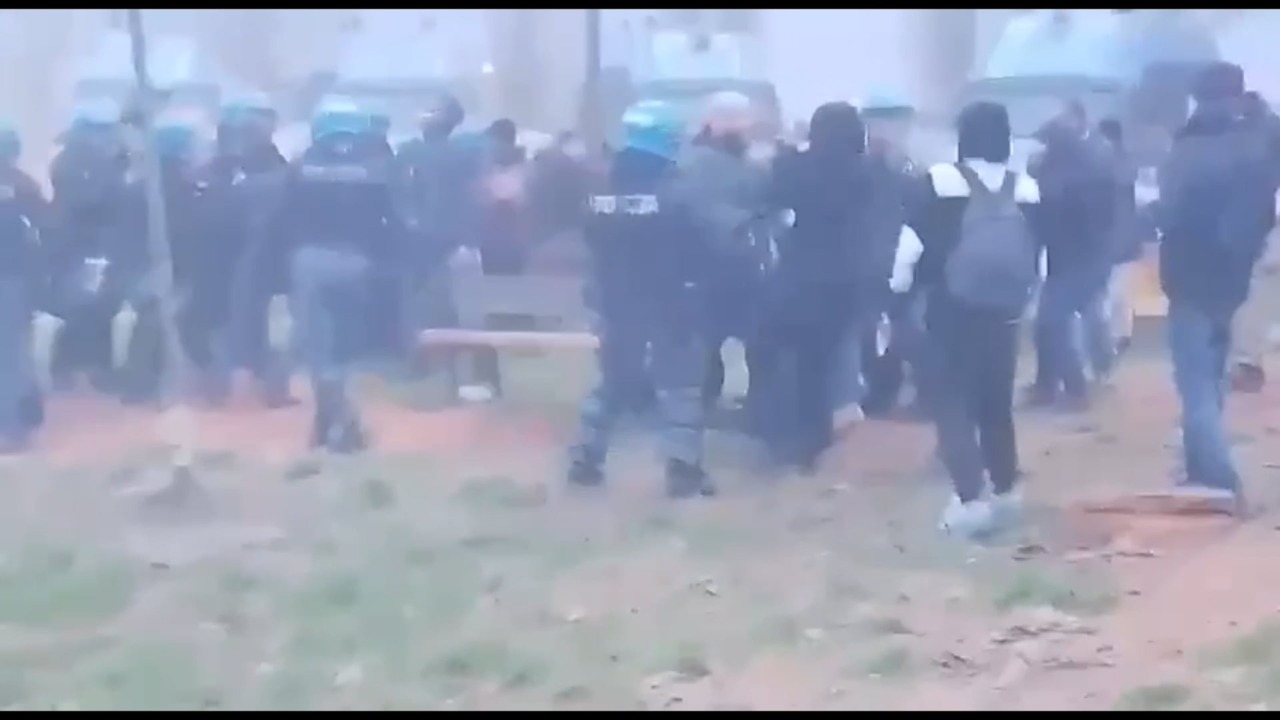 Pilastro: sgomberato il parco dalla protesta di residenti e attivisti