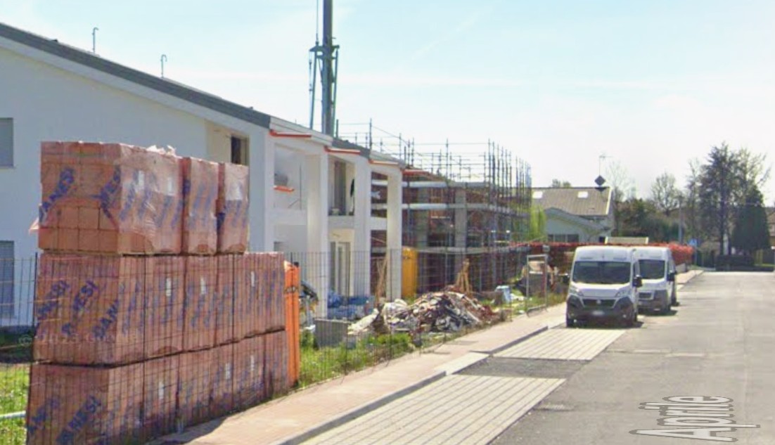 Precipita da sei metri mentre installa pannelli fotovoltaici: morto 50enne a Saonara