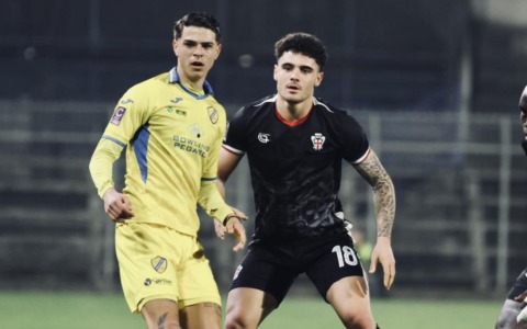 Pro Vercelli pessima in tutto e follia  di Santoni che preferisce Satriano  a Comi. La Pergolettese vince 2-1