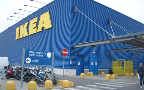 Rischio incendio e ustioni, Ikea richiama le candele: i prodotto ritirati e a cosa fare attenzione