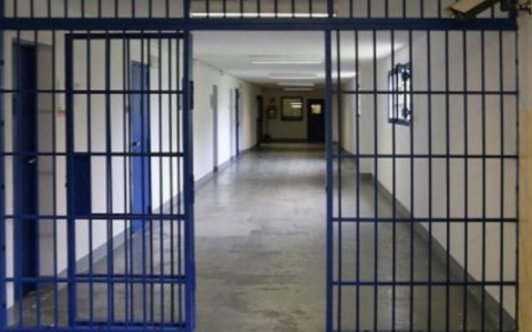 Rivolta nel carcere di Torino: disordini al Padiglione B, tre agenti intossicati
