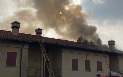 Rovato: incendio in un’abitazione, edificio evacuato