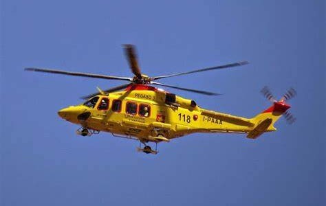 Scontro auto-moto, muore centauro di 32 anni