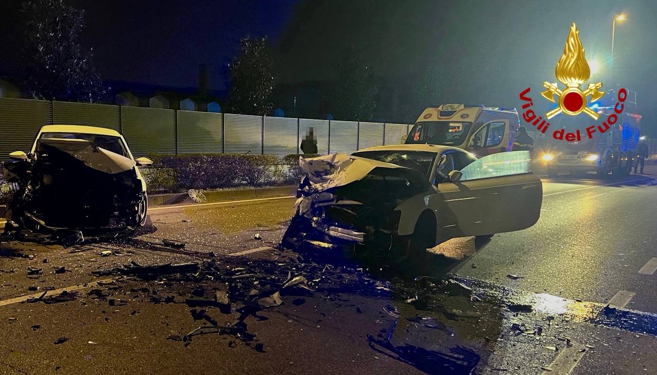 Scontro frontale tra due auto a Camisano Vicentino: feriti i conducenti