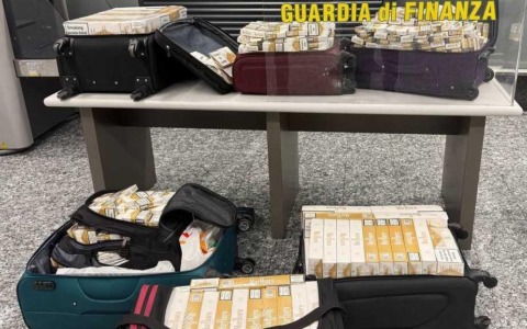 Sequestrati 1000 chilogrammi di sigarette di contrabbando