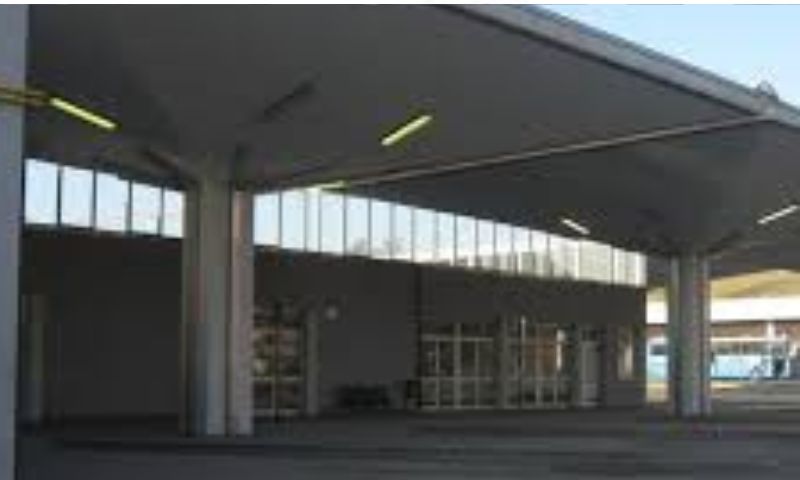 Sequestrati capi di abbigliamento contraffatti all’Autostazione