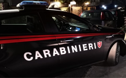 Si finge carabiniere per truffare donna, lo arresta il figlio carabiniere vero
