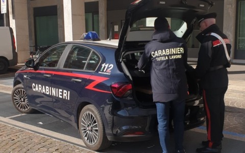 Sicurezza sul lavoro, stretta dei carabinieri: 19 denunciati e 3 attività sospese nel Bellunese