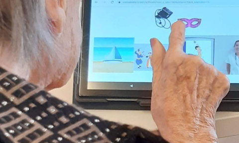 Stimolare la mente per prendersi cura della persona: nelle RSA AnniAzzurri la sfida dell’innovazione digitale passa da Intellica.it