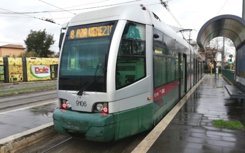 Tram, corse ridotte per lavori