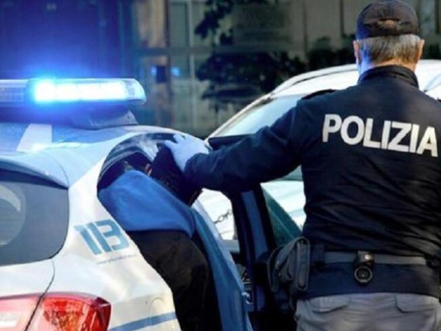 Tre giovani biellesi arrestati con un chilo di hashish: uno ha 15 anni