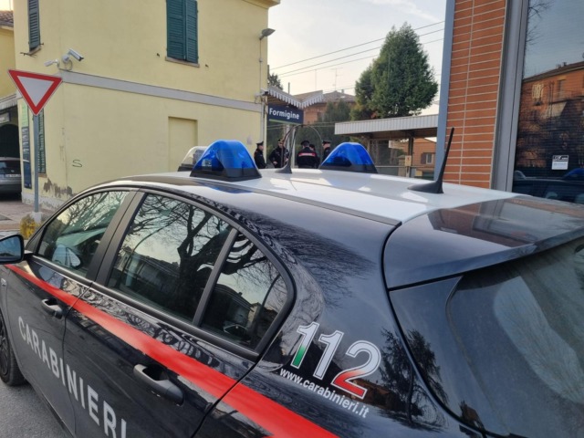 Trovato in auto con diverse confezioni di cocaina