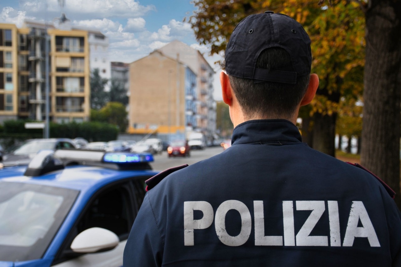 Truffa, droga e maltrattamenti: due espulsioni dalla provincia di Alessandria