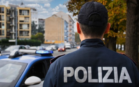 Truffa, droga e maltrattamenti: due espulsioni dalla provincia di Alessandria