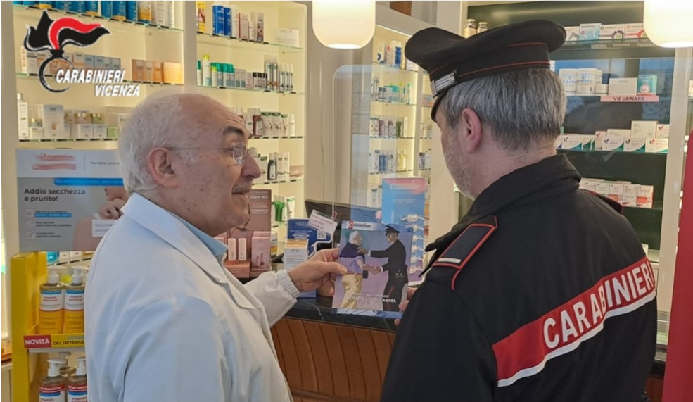 Truffe agli anziani, iniziativa dei Carabinieri a Vicenza: volantini anche nelle farmacie