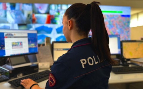 Vendeva hashish agli amici, denunciato un 17enne