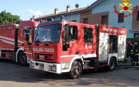 A fuoco l’appartamento a piano terra di una villetta a schiera