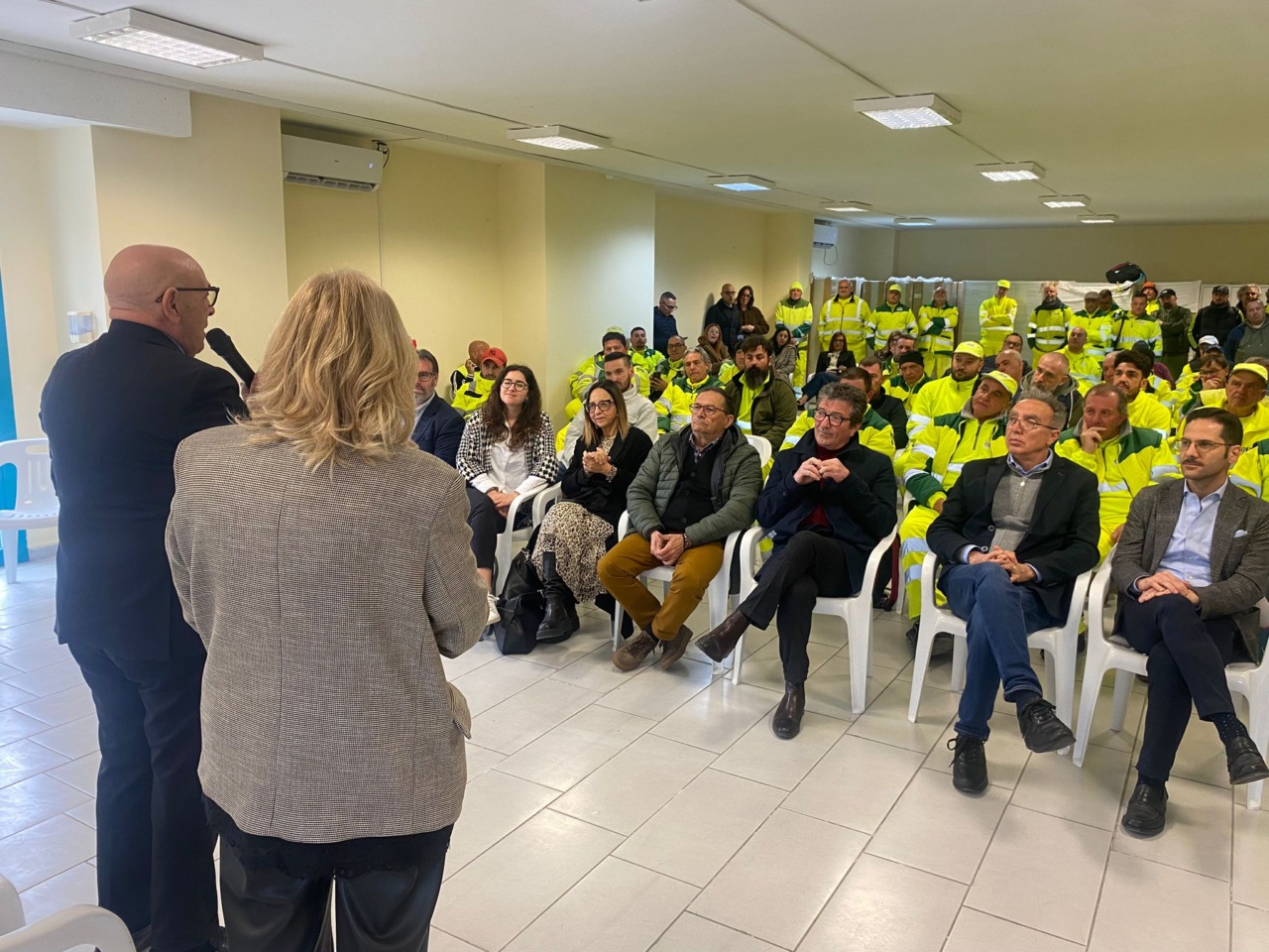 Abc, l’amministrazione comunale incontra i lavoratori