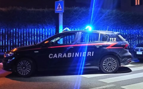 Aggredito al volto da due ragazzi su monopattino: “Colpito per gioco, gli è andata bene”