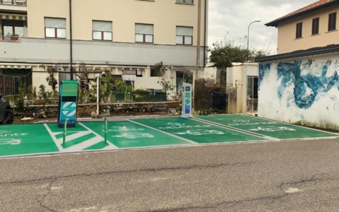 Arrivano le colonnine elettriche