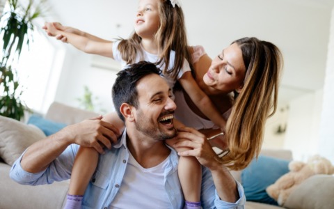 Assegno unico Inps 2026, nuovi requisiti: più beneficiari anche senza residenza in Italia