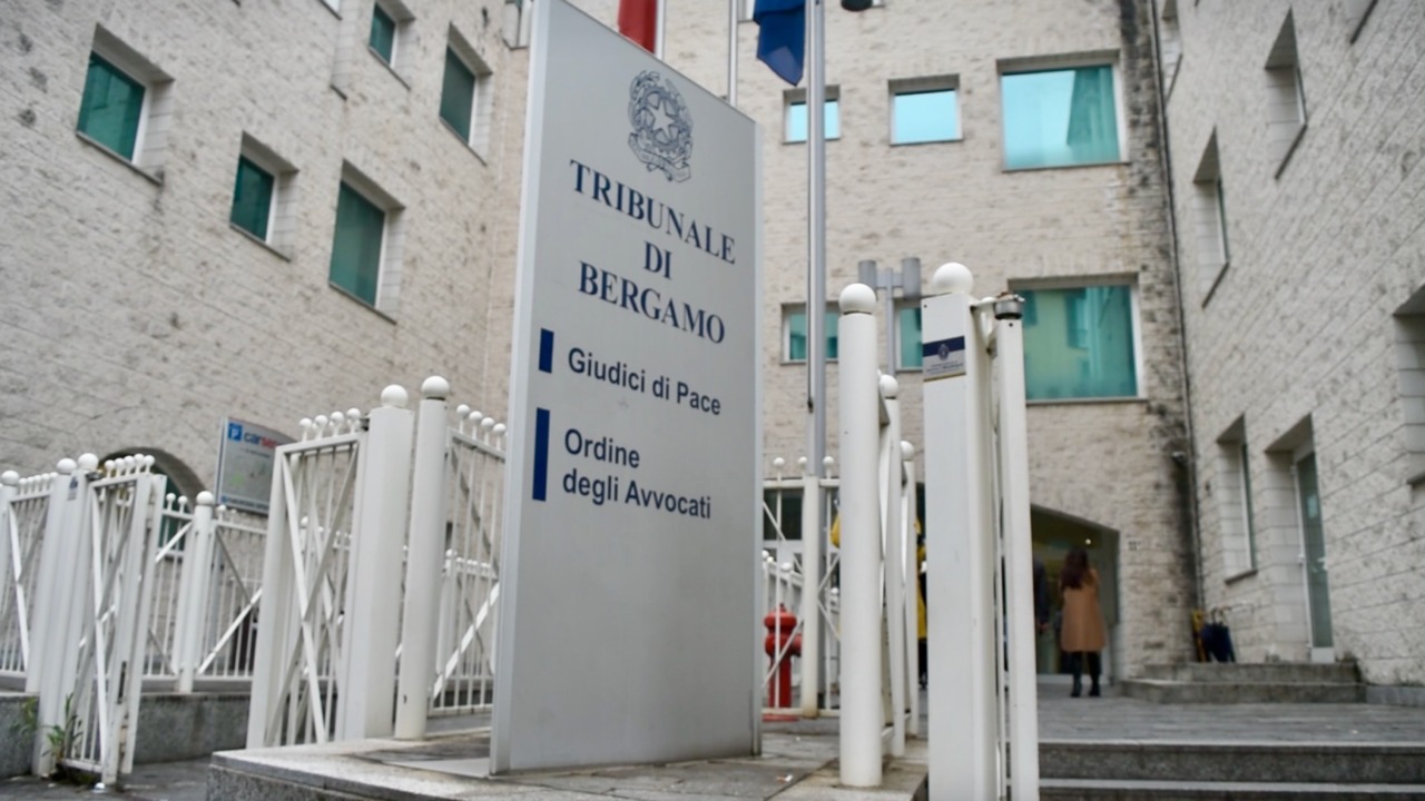 Assolto dall’accusa di tentato omicidio a Cividate, caporal maggiore ora a processo per spaccio e un fucile rubato