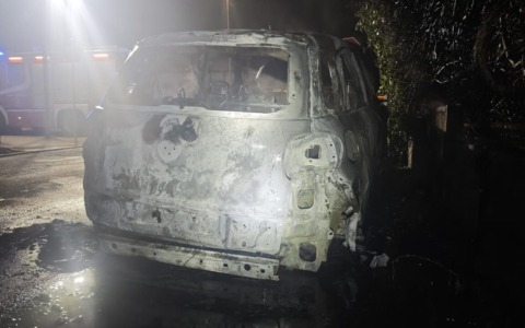 Auto distrutta dalle fiamme, per l’avvocatessa è un atto indimidatorio