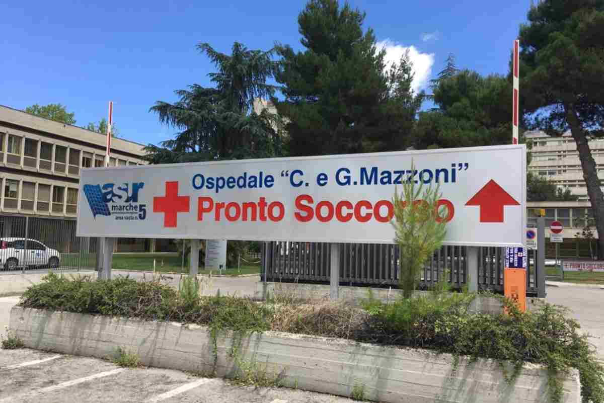 Barbiere ucciso ad Ascoli, due coltellate tra cui quella mortale all’addome