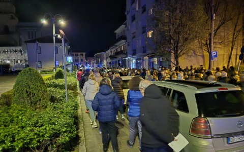 Bestemmie durante la Via Crucis a Carate Brianza: i Carabinieri identificano quattro minori