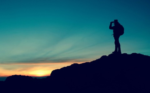 Chiavari, stasera al CAI un viaggio tra rocce e piante: “Leggere il paesaggio camminando”