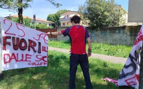 Distrutto lo striscione antifascista degli studenti. L’Anpi: “Atto vile”