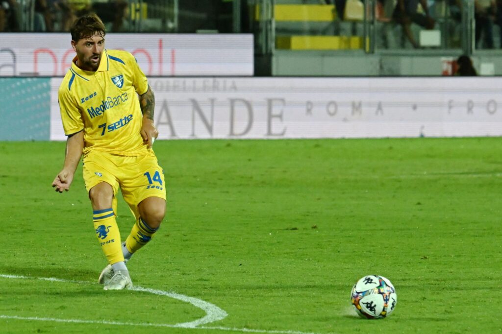 Frosinone – Carrarese 3-0: la corsa alla promozione diretta in Serie A continua