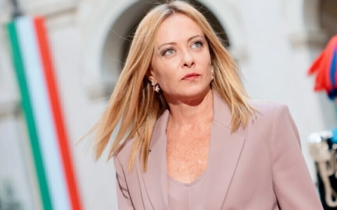 Guerra, Meloni: “Popolo non paghi colpe regime Iran”. Le opposizioni: “Fermare Trump”